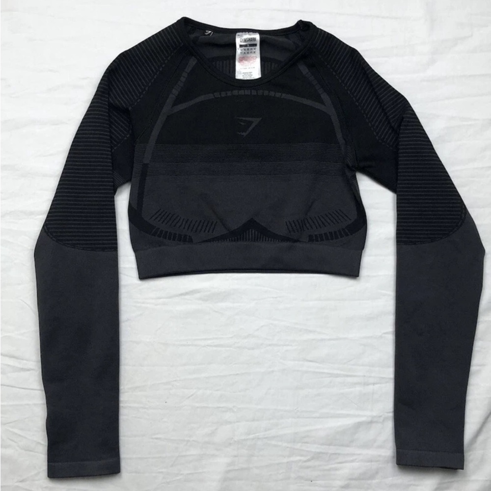 Gymshark Logo Ombre Crop Essential Stylish Long Sleeve Fitness Top- Women’s Gym